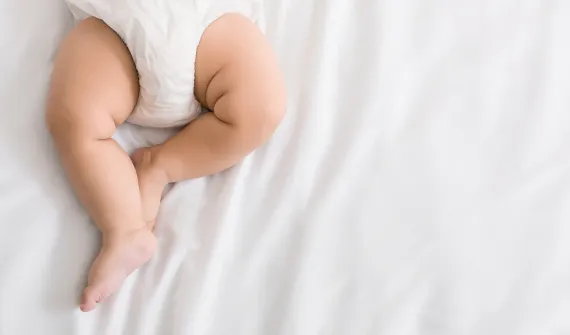 Pielęgnacja pupy niemowlaka. Jak zapobiegać odparzeniom pieluszkowym?