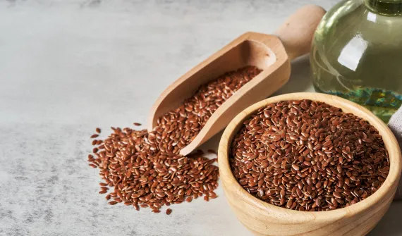 Siemię lniane to naturalny superfood. Poznaj jego prozdrowotne właściwości