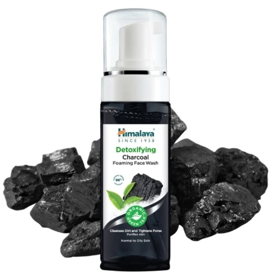 HIMALAYA Detoksykująca pianka do mycia twarzy z węglem aktywnym 150 ml